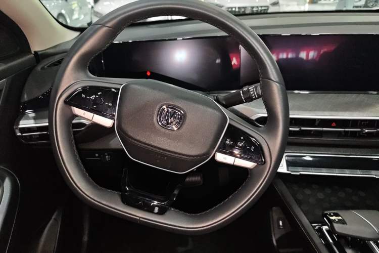 Used CHANGAN Eado 2023 Changan Edition PLUS Blue Whale NE 1.4T GDI DCT Prestige Version Interior 7