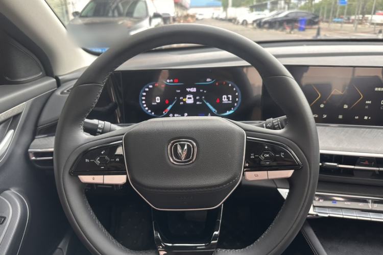 Used CHANGAN Eado 2023 Changan Edition PLUS Blue Whale NE 1.4T GDI DCT Prestige Version Interior 7