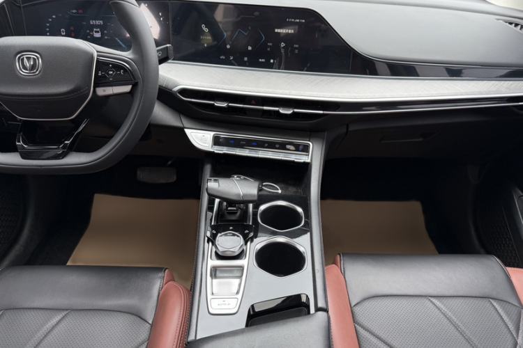 Used CHANGAN Eado 2023 Changan Edition PLUS Blue Whale NE 1.4T GDI DCT Prestige Version Interior 7