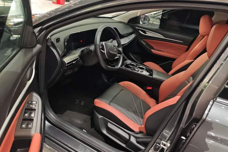 Used CHANGAN Eado 2023 Changan Edition PLUS Blue Whale NE 1.4T GDI DCT Prestige Version Interior 8