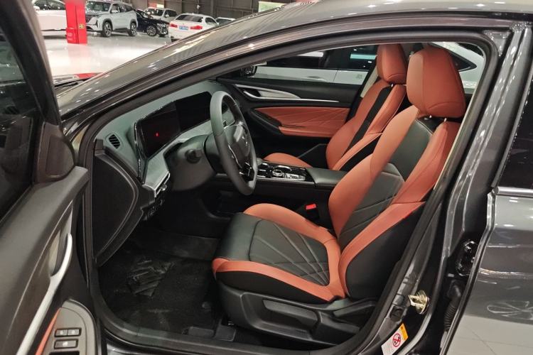 Used CHANGAN Eado 2023 Changan Edition PLUS Blue Whale NE 1.4T GDI DCT Prestige Version Interior 8