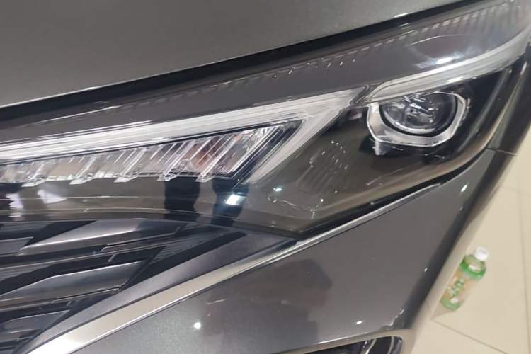Used CHANGAN Eado 2023 Changan Edition PLUS Blue Whale NE 1.4T GDI DCT Prestige Version Left Front Headlight