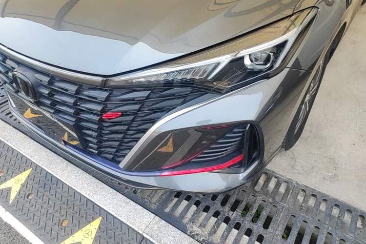 Used CHANGAN Eado 2023 Changan Edition PLUS Blue Whale NE 1.4T GDI DCT Prestige Version Left Front Headlight