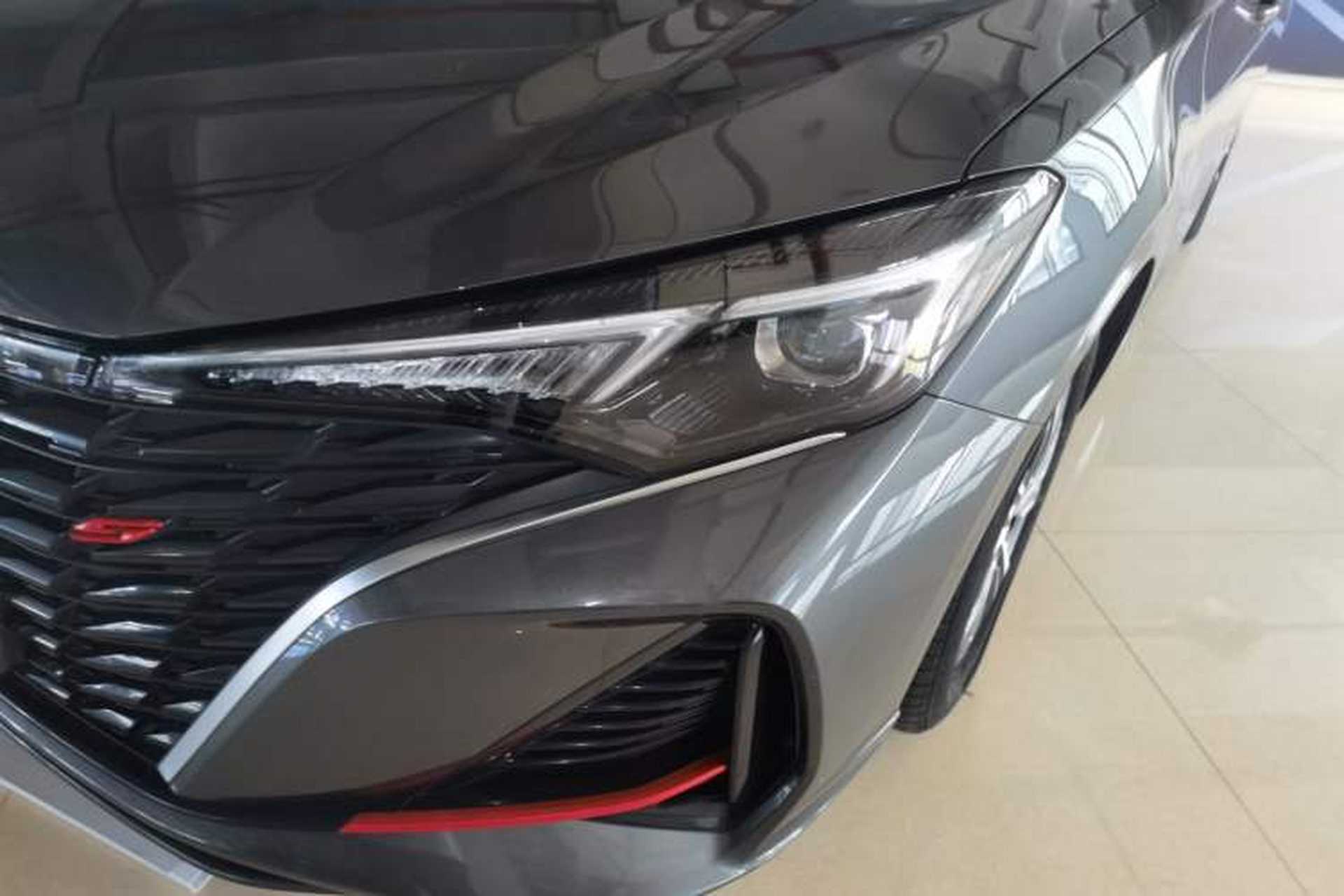 Used CHANGAN Eado 2023 Changan Edition PLUS Blue Whale NE 1.4T GDI DCT Prestige Version Left Front Headlight