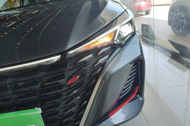 Used CHANGAN Eado 2023 Changan Edition PLUS Blue Whale NE 1.4T GDI DCT Prestige Version Left Front Headlight