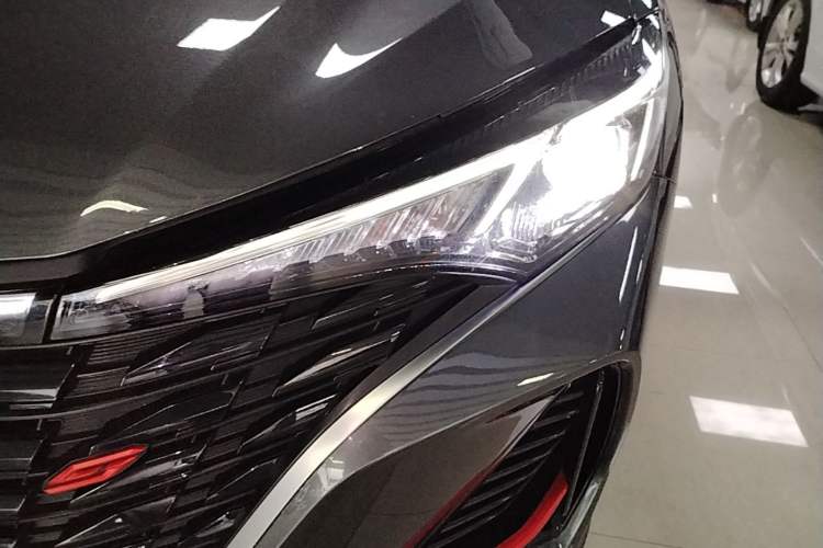 Used CHANGAN Eado 2023 Changan Edition PLUS Blue Whale NE 1.4T GDI DCT Prestige Version Left Front Headlight