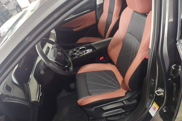 Used CHANGAN Eado 2023 Changan Edition PLUS Blue Whale NE 1.4T GDI DCT Prestige Version Left Front Seat