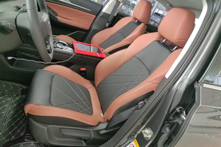 Used CHANGAN Eado 2023 Changan Edition PLUS Blue Whale NE 1.4T GDI DCT Prestige Version Left Front Seat