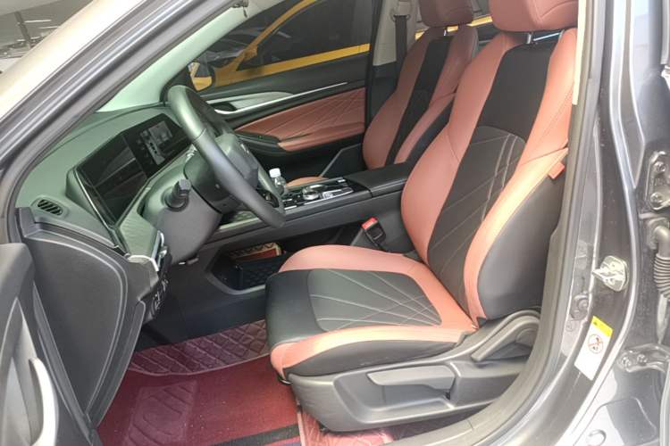 Used CHANGAN Eado 2023 Changan Edition PLUS Blue Whale NE 1.4T GDI DCT Prestige Version Left Front Seat