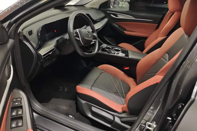 Used CHANGAN Eado 2023 Changan Edition PLUS Blue Whale NE 1.4T GDI DCT Prestige Version Left Front Seat