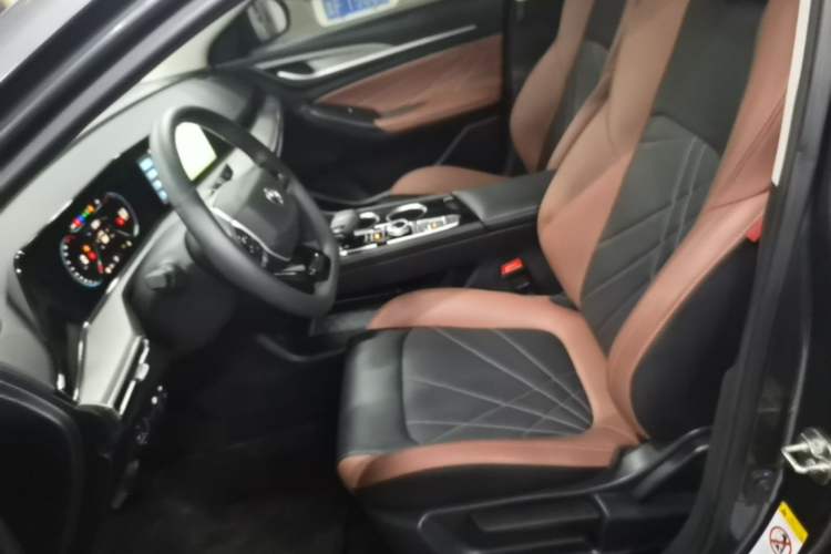Used CHANGAN Eado 2023 Changan Edition PLUS Blue Whale NE 1.4T GDI DCT Prestige Version Left Front Seat