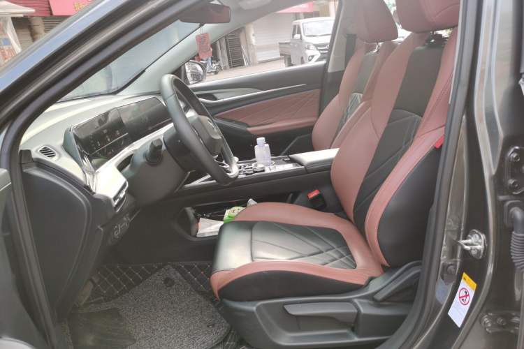 Used CHANGAN Eado 2023 Changan Edition PLUS Blue Whale NE 1.4T GDI DCT Prestige Version Left Front Seat