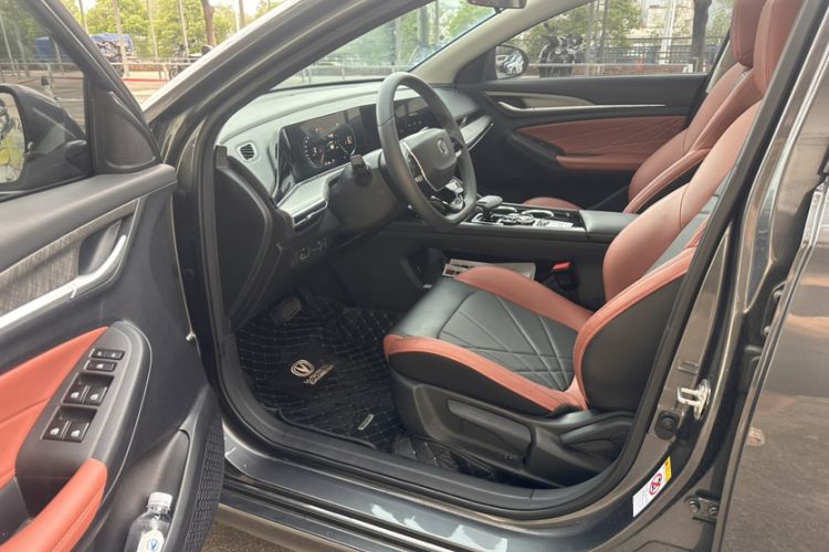 Used CHANGAN Eado 2023 Changan Edition PLUS Blue Whale NE 1.4T GDI DCT Prestige Version Left Front Seat
