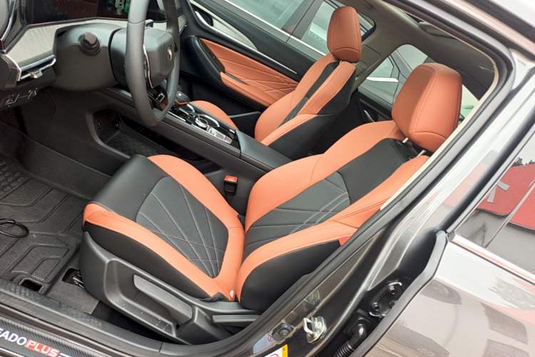 Used CHANGAN Eado 2023 Changan Edition PLUS Blue Whale NE 1.4T GDI DCT Prestige Version Left Front Seat