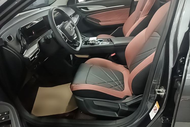 Used CHANGAN Eado 2023 Changan Edition PLUS Blue Whale NE 1.4T GDI DCT Prestige Version Left Front Seat