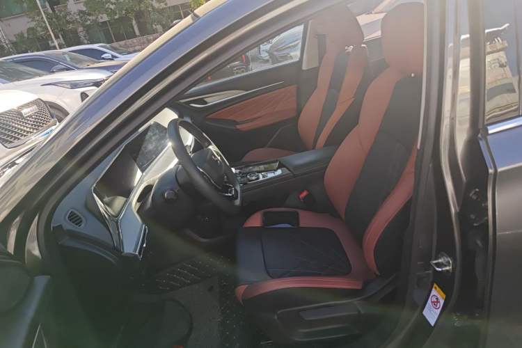 Used CHANGAN Eado 2023 Changan Edition PLUS Blue Whale NE 1.4T GDI DCT Prestige Version Left Front Seat