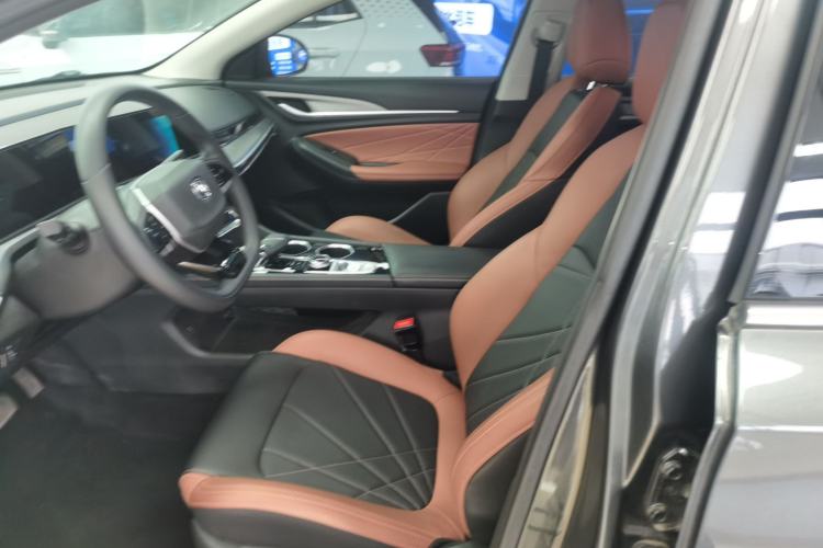 Used CHANGAN Eado 2023 Changan Edition PLUS Blue Whale NE 1.4T GDI DCT Prestige Version Left Front Seat