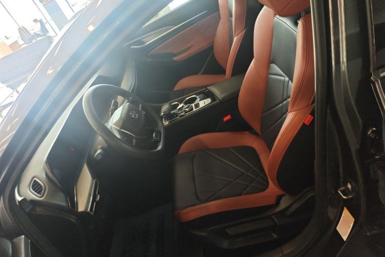Used CHANGAN Eado 2023 Changan Edition PLUS Blue Whale NE 1.4T GDI DCT Prestige Version Left Front Seat
