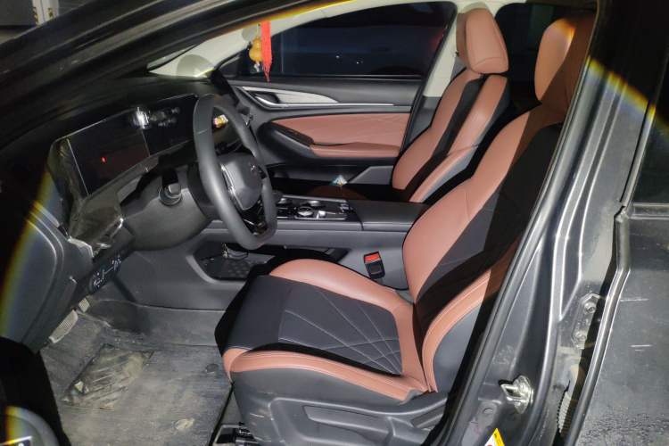 Used CHANGAN Eado 2023 Changan Edition PLUS Blue Whale NE 1.4T GDI DCT Prestige Version Left Front Seat