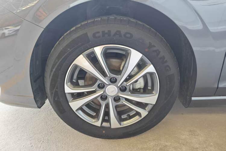Used CHANGAN Eado 2023 Changan Edition PLUS Blue Whale NE 1.4T GDI DCT Prestige Version Left Front Wheel Hub