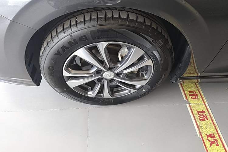 Used CHANGAN Eado 2023 Changan Edition PLUS Blue Whale NE 1.4T GDI DCT Prestige Version Left Front Wheel Hub