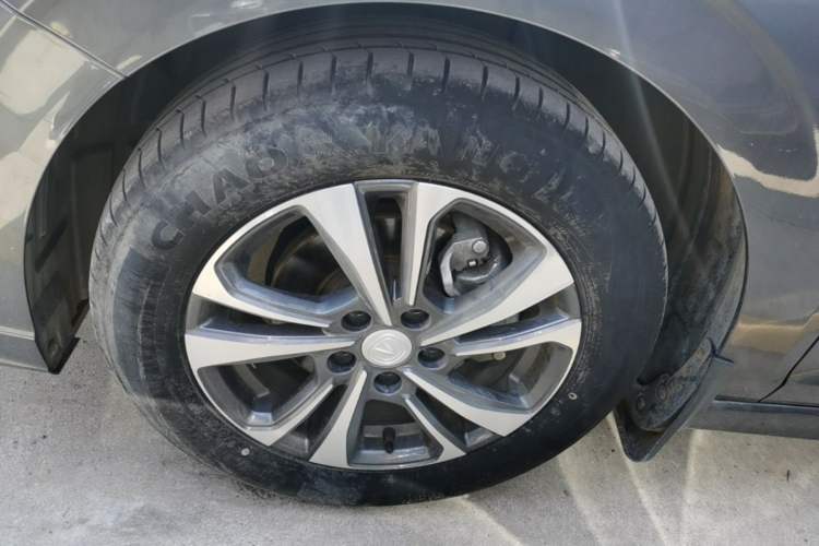Used CHANGAN Eado 2023 Changan Edition PLUS Blue Whale NE 1.4T GDI DCT Prestige Version Left Front Wheel Hub