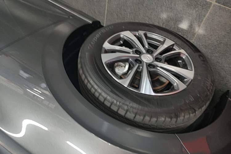 Used CHANGAN Eado 2023 Changan Edition PLUS Blue Whale NE 1.4T GDI DCT Prestige Version Left Front Wheel Hub