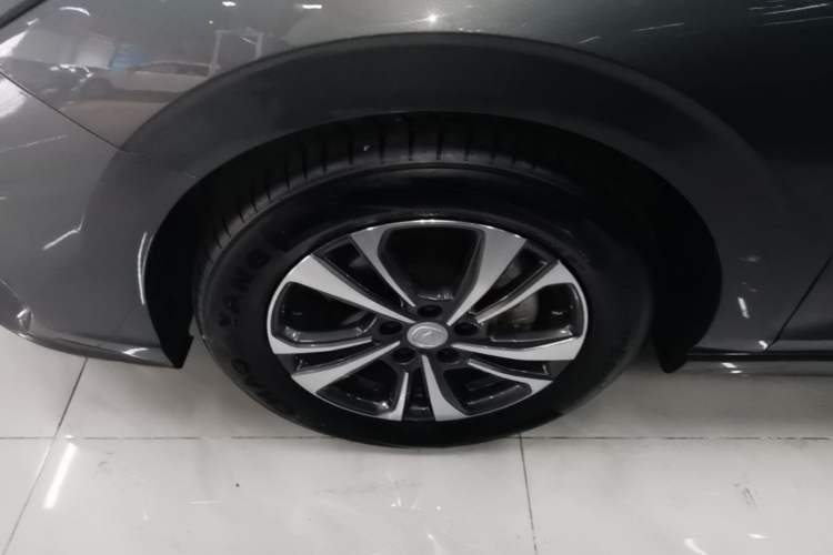 Used CHANGAN Eado 2023 Changan Edition PLUS Blue Whale NE 1.4T GDI DCT Prestige Version Left Front Wheel Hub