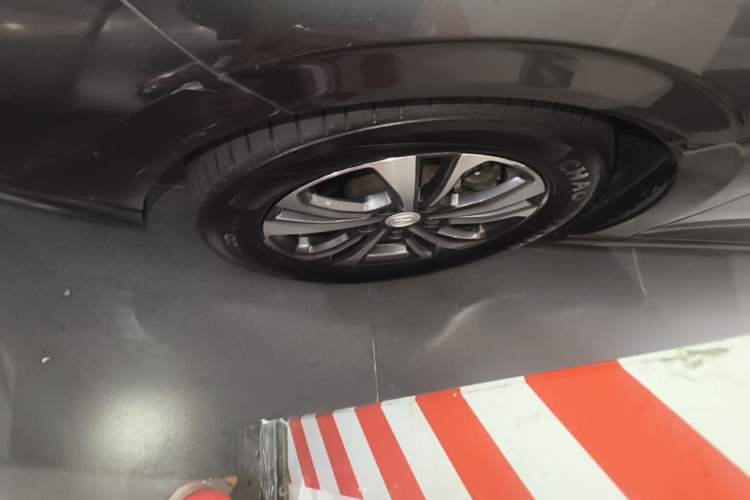 Used CHANGAN Eado 2023 Changan Edition PLUS Blue Whale NE 1.4T GDI DCT Prestige Version Left Front Wheel Hub