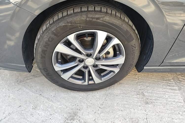 Used CHANGAN Eado 2023 Changan Edition PLUS Blue Whale NE 1.4T GDI DCT Prestige Version Left Front Wheel Hub