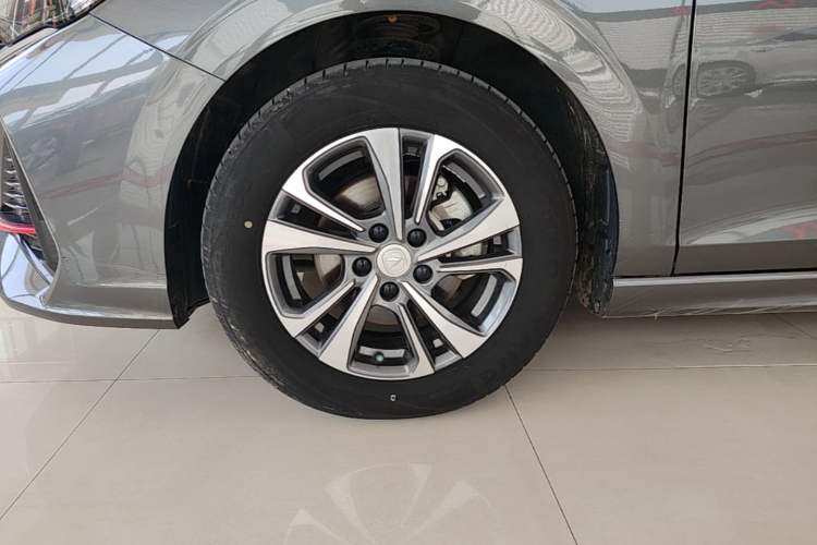 Used CHANGAN Eado 2023 Changan Edition PLUS Blue Whale NE 1.4T GDI DCT Prestige Version Left Front Wheel Hub