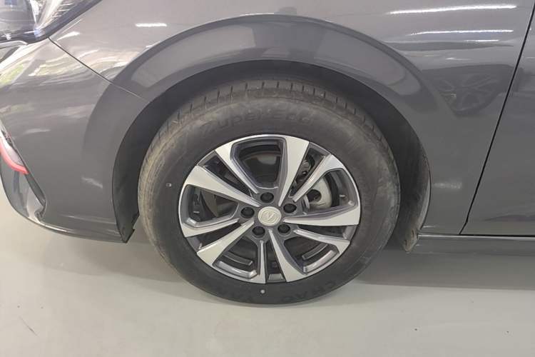 Used CHANGAN Eado 2023 Changan Edition PLUS Blue Whale NE 1.4T GDI DCT Prestige Version Left Front Wheel Hub