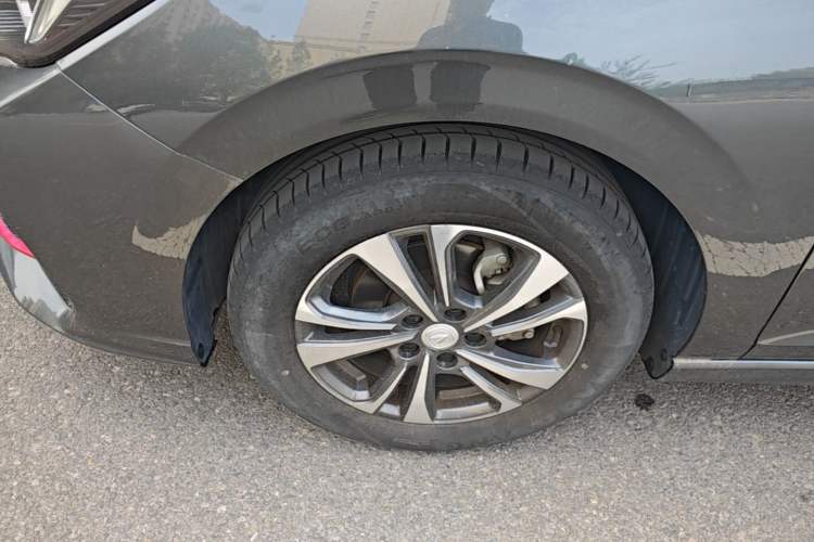 Used CHANGAN Eado 2023 Changan Edition PLUS Blue Whale NE 1.4T GDI DCT Prestige Version Left Front Wheel Hub