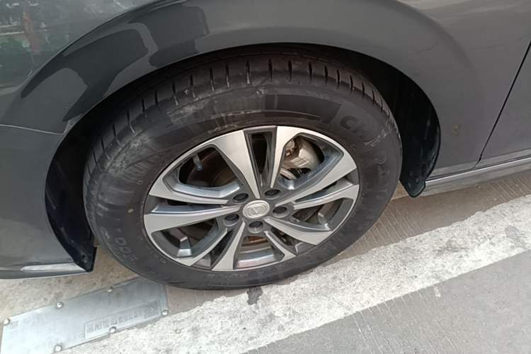 Used CHANGAN Eado 2023 Changan Edition PLUS Blue Whale NE 1.4T GDI DCT Prestige Version Left Front Wheel Hub