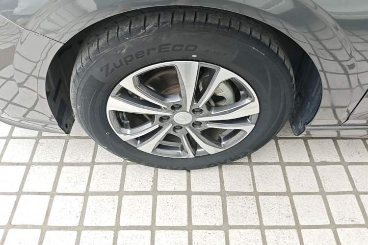 Used CHANGAN Eado 2023 Changan Edition PLUS Blue Whale NE 1.4T GDI DCT Prestige Version Left Front Wheel Hub