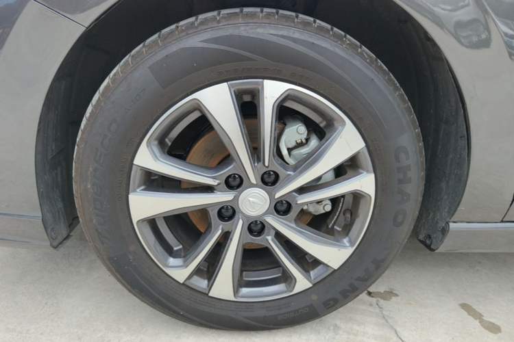 Used CHANGAN Eado 2023 Changan Edition PLUS Blue Whale NE 1.4T GDI DCT Prestige Version Left Front Wheel Hub