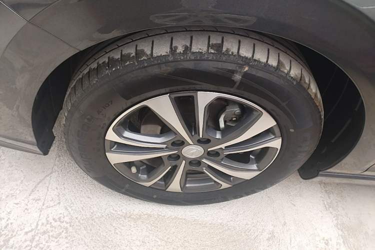 Used CHANGAN Eado 2023 Changan Edition PLUS Blue Whale NE 1.4T GDI DCT Prestige Version Left Front Wheel Hub