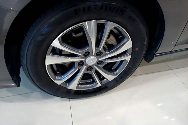 Used CHANGAN Eado 2023 Changan Edition PLUS Blue Whale NE 1.4T GDI DCT Prestige Version Left Front Wheel Hub