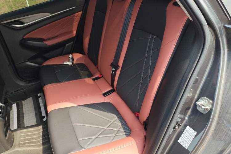 Used CHANGAN Eado 2023 Changan Edition PLUS Blue Whale NE 1.4T GDI DCT Prestige Version Left Rear Seat
