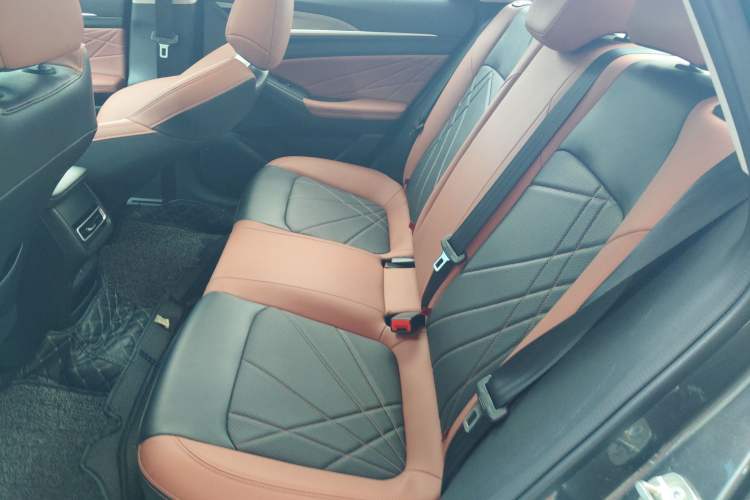 Used CHANGAN Eado 2023 Changan Edition PLUS Blue Whale NE 1.4T GDI DCT Prestige Version Left Rear Seat
