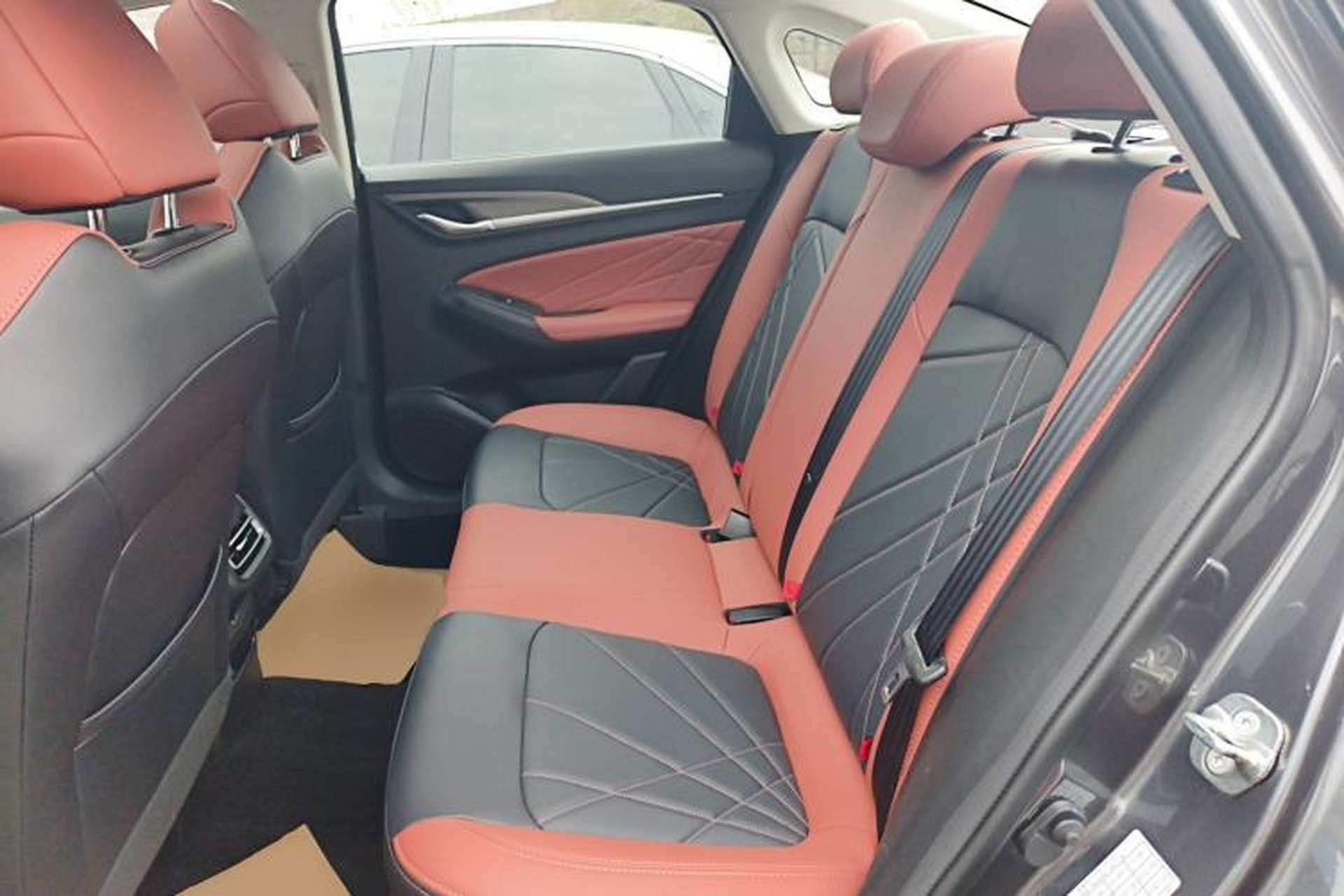Used CHANGAN Eado 2023 Changan Edition PLUS Blue Whale NE 1.4T GDI DCT Prestige Version Left Rear Seat