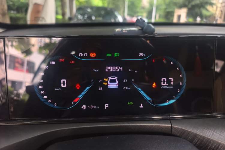 Used CHANGAN Eado 2023 Changan Edition PLUS Blue Whale NE 1.4T GDI DCT Prestige Version Odometer Close Up