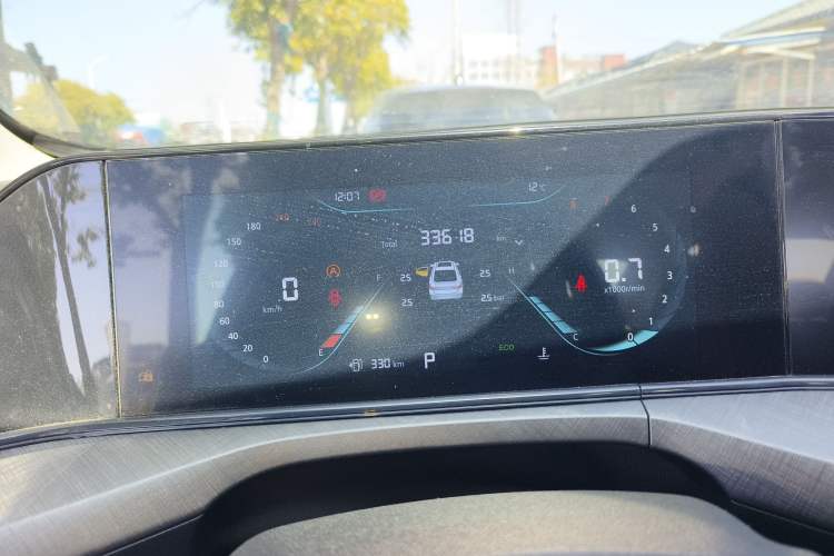 Used CHANGAN Eado 2023 Changan Edition PLUS Blue Whale NE 1.4T GDI DCT Prestige Version Odometer Close Up