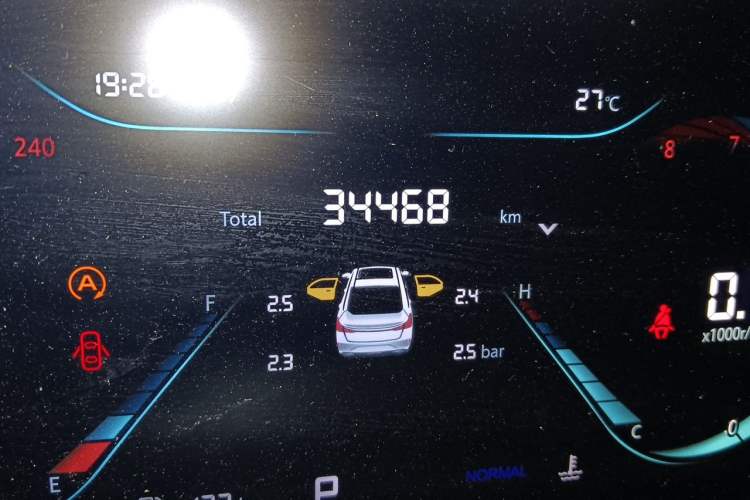 Used CHANGAN Eado 2023 Changan Edition PLUS Blue Whale NE 1.4T GDI DCT Prestige Version Odometer Close Up