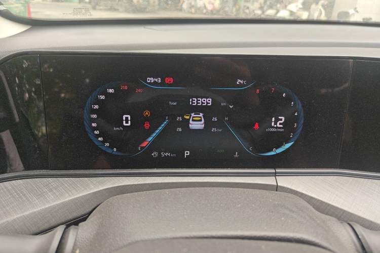 Used CHANGAN Eado 2023 Changan Edition PLUS Blue Whale NE 1.4T GDI DCT Prestige Version Odometer Close Up
