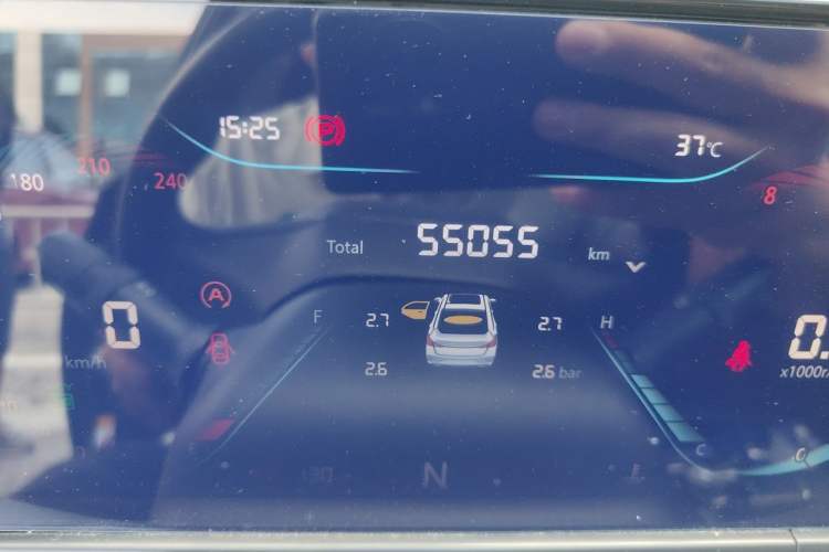 Used CHANGAN Eado 2023 Changan Edition PLUS Blue Whale NE 1.4T GDI DCT Prestige Version Odometer Close Up