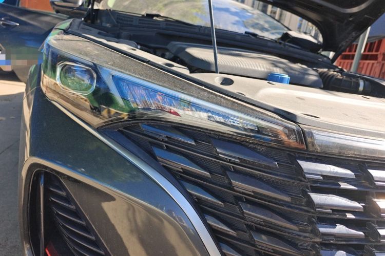 Used CHANGAN Eado 2023 Changan Edition PLUS Blue Whale NE 1.4T GDI DCT Prestige Version Right Front Headlight