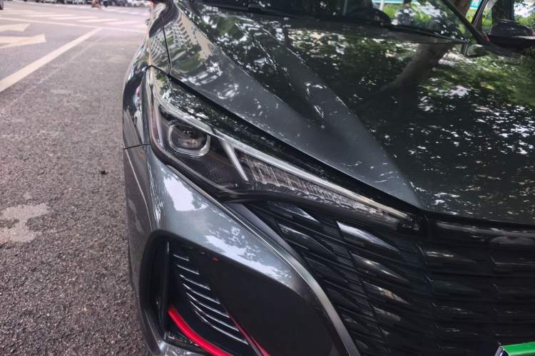 Used CHANGAN Eado 2023 Changan Edition PLUS Blue Whale NE 1.4T GDI DCT Prestige Version Right Front Headlight