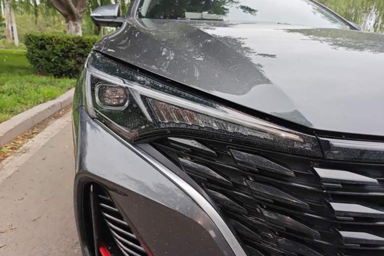 Used CHANGAN Eado 2023 Changan Edition PLUS Blue Whale NE 1.4T GDI DCT Prestige Version Right Front Headlight