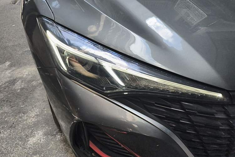 Used CHANGAN Eado 2023 Changan Edition PLUS Blue Whale NE 1.4T GDI DCT Prestige Version Right Front Headlight